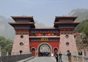 ��ɽˮ�����﹵�����ɽ���ұڹ�·������ջ������2����